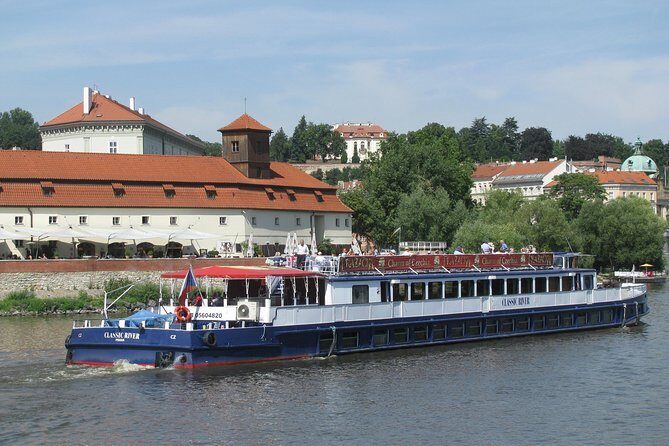 1 hour Prague Panoramic Vltava River sightseeing Cruise - Stops, pacing, and why this cruise feels short (on purpose)