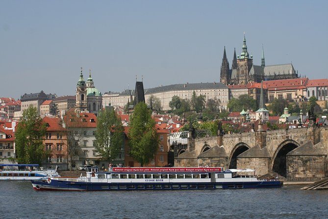 1 hour Prague Panoramic Vltava River sightseeing Cruise - Snacks and drinks: what you can buy, and what to watch for