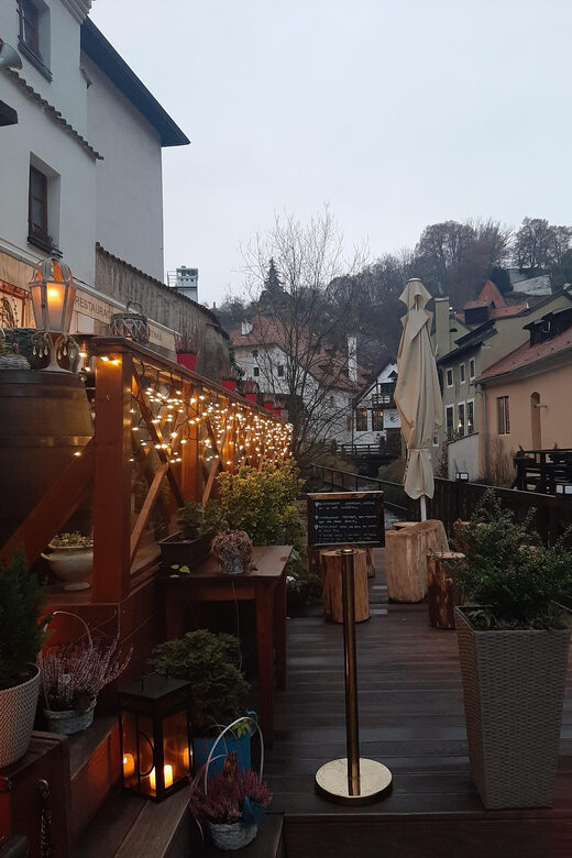 1000 years of history! Evening walking foodie tour - The final sweet stop: dessert coffee and Prague ice cream