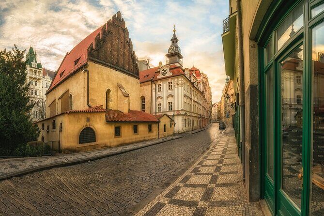 2-Hour Old Town and Jewish Quarter Tour in Prague - Old Town Hall and the Astronomical Clock area, without going in