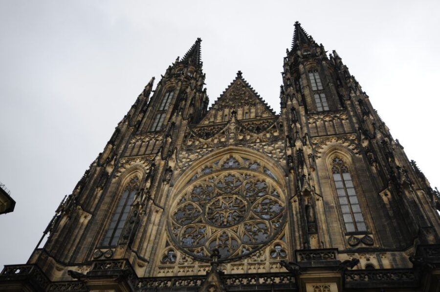 3-Hour Prague Castle & Interiors Tour - Guide Quality and Group Dynamics: The Uliana Factor