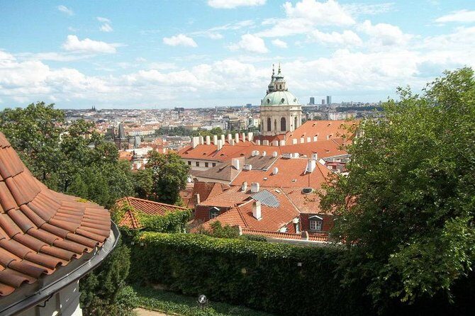 6-hour Welcome to Prague Private Tour - St Nicholas Church in the Little Town: Baroque beauty with a quieter feel