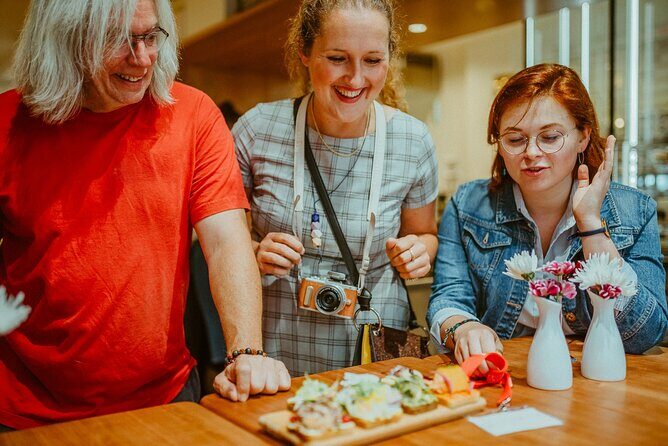 Award-Winning Prague Evening Old Town Food and Drink Tour - Guide style is the real difference-maker here