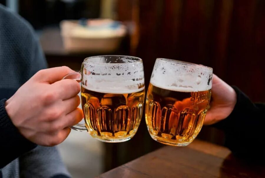 Beer Tour - Where You Meet at Malá Strana and How the Night Ends