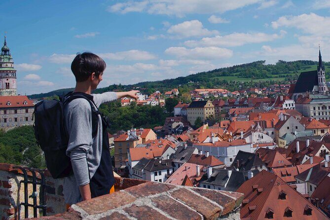 Best of Cesky Krumlov Old Town and Castle Exteriors - How the guide sets your day up beyond the tour
