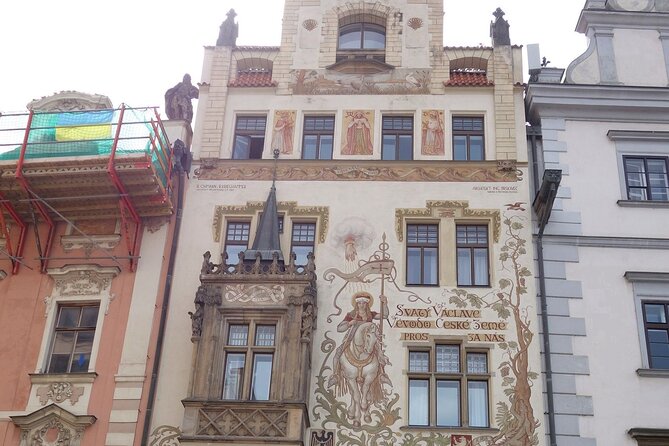Best of Prague - City walking tour with Czech Cuisine Lunch - Charles Bridge: the medieval spine of the postcard (with St John of Nepomuk)