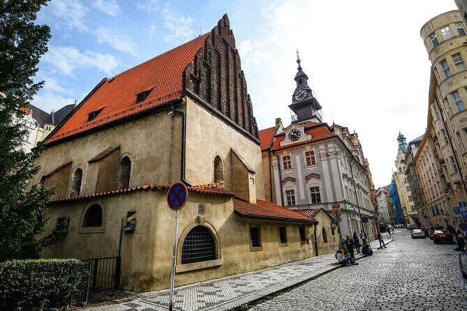 Best of Prague Private Walking Tour (Left and Right Riverbank) - Klementinum and the Jewish quarter: synagogues that make history feel personal