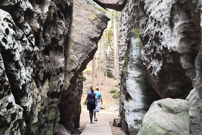 Bohemian Paradise 3 in 1 Tour, UNESCO geopark - Getting out of Prague: 8:00 am pickup, comfy transport, and real time for each stop