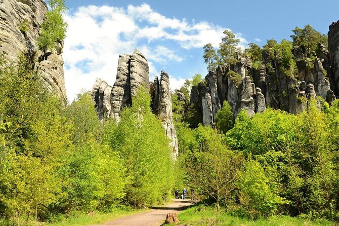 Bohemian Paradise and the Trosky castle tour - The 8:30 Prague pickup, countryside drive, and onboard Wi‑Fi