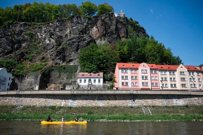 Canoeing on the Elbe river from Děčín to Bad Schandau - Camp Děčín handover: boats, dry bag, and getting moving