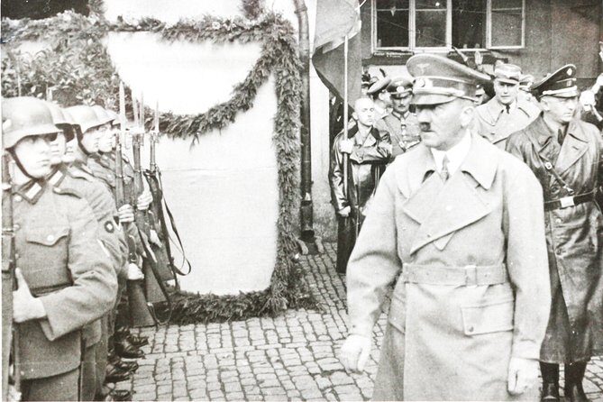 Český Krumlov 20th century tour - Stop 5: Budějovická Gate and the 1938 Battle Context