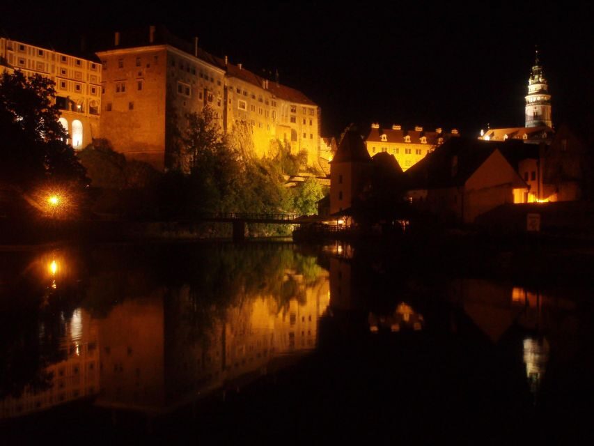 Český Krumlov: Night Walking Tour with a Professional Guide - Night Walking in Český Krumlov: what changes after dusk?