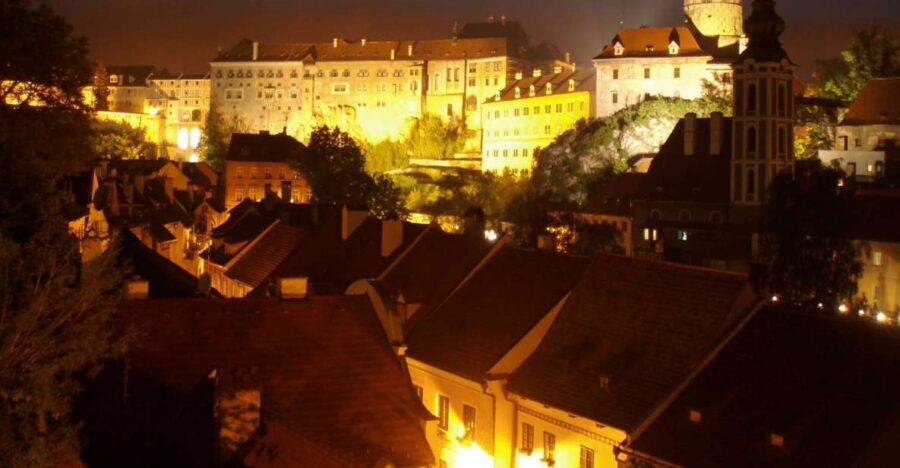 Český Krumlov: Night Walking Tour with a Professional Guide - Your professional guide: local voice, relaxed pace, smart details