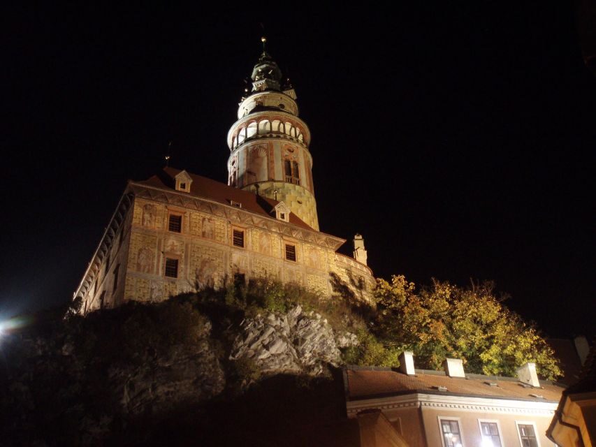 Český Krumlov: Night Walking Tour with a Professional Guide - Who this night tour suits best
