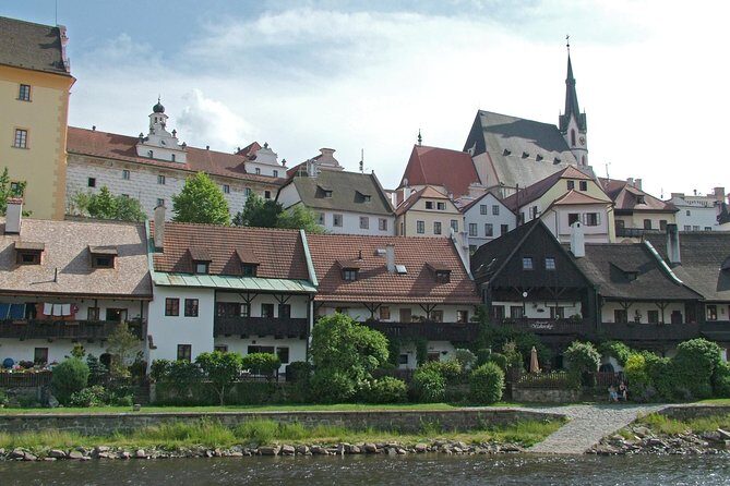 Cesky Krumlov Old Town Private Walking Tour - Walking Tips for Rainy Days and Cobblestones