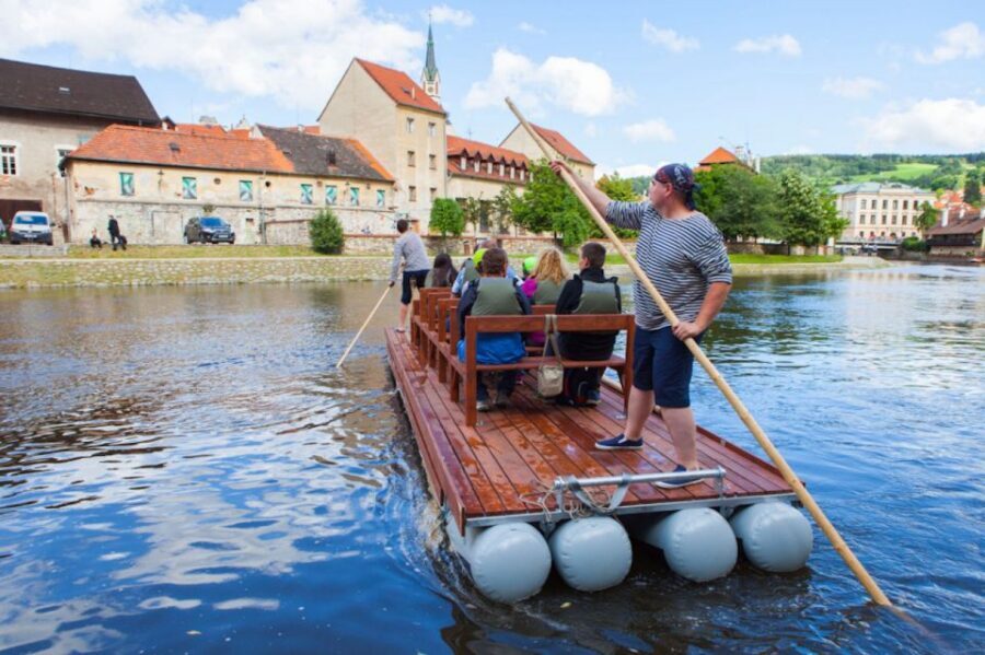 Český Krumlov: Wooden Raft River Cruise - Tips so the cruise feels smooth