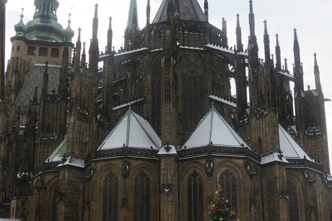 Charles Bridge and Prague Castle Walking Tour - St. Vitus Cathedral: Worth the Inside Time