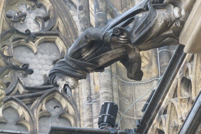 Charles Bridge and Prague Castle Walking Tour - Prague Castle Grounds: Courtyards, Guard Change, and Flexible Highlights