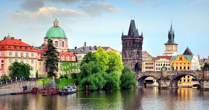 Charles Bridge: River Boat Cruise & Guided Tour ️with PragueWay - Key things that make this tour work
