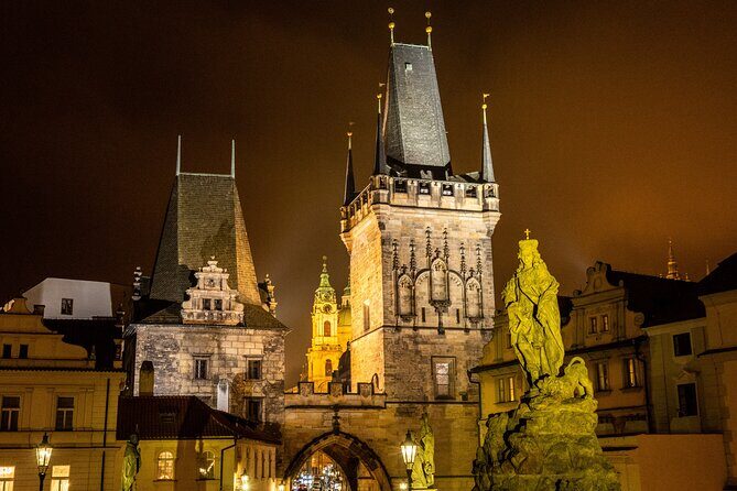 Charles Bridge: River Boat Cruise & Guided Tour ️with PragueWay - Getting a view of Prague Castle from the bridge