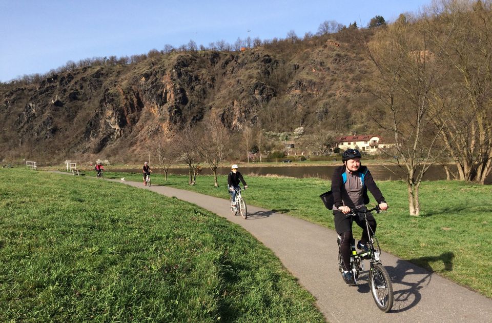 Coutryside e-bike tour to Karlstejn Castle - Karlštejn Castle: what the exterior tour gives you (and what interior adds)