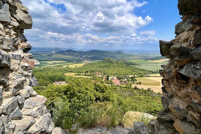 Czech countryside scenical hike to the castle, local deli tasting - A private 5-hour countryside escape from Prague