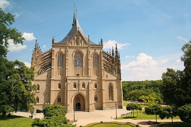 Day Trip to Kutná Hora by train from Prague - Sedlec Ossuary: Bone Church Rules, Timing, and What to Look For