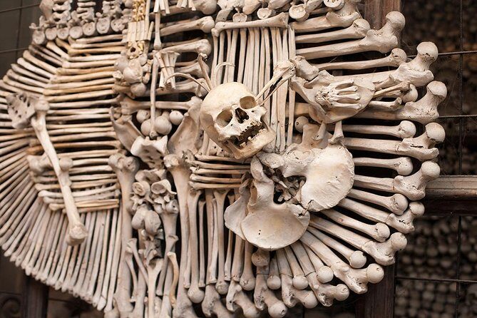 Day Trip to Kutná Hora by train from Prague - UNESCO Old Town: Historické Centrum Kutné Hory and Independent Time