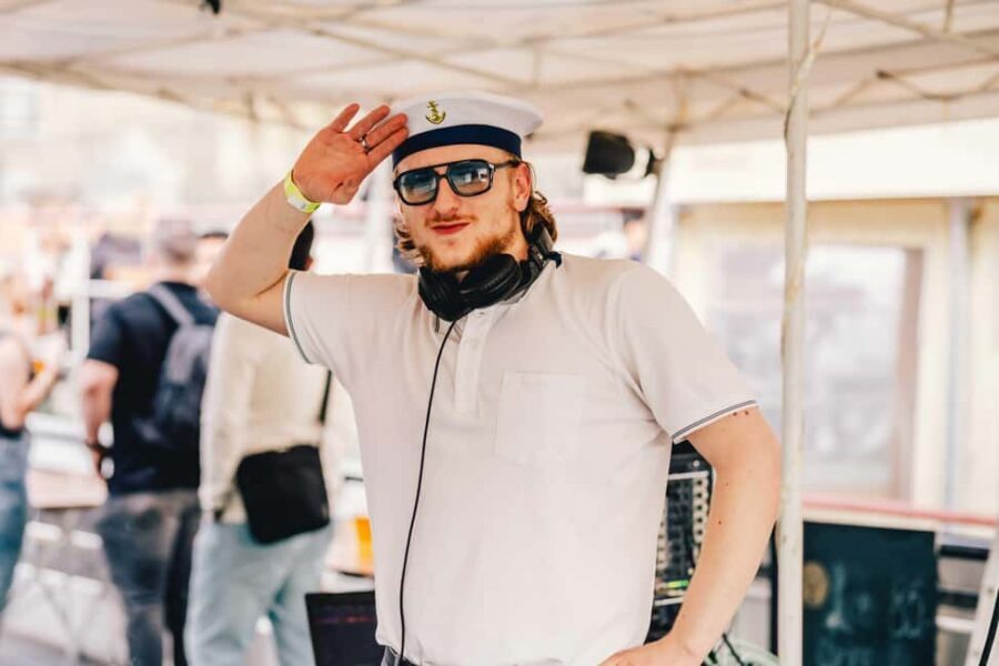 Drunken Monkey Prague Boat Party Open Bar to Duplex Club - Smart casual dress code and practical tips for a smooth night