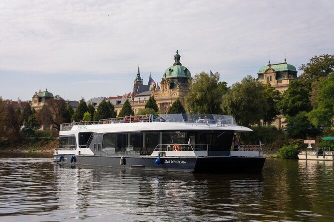 Evening Eco Cruise With a Glass of Prosecco in Bohemia - Comfort, cleanliness, and the staff factor