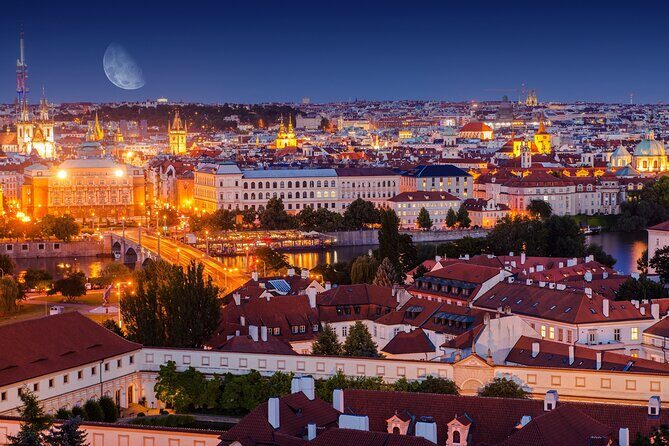 Evening View Walk in Prague - Guide quality: small-group attention at night