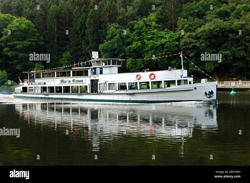 Exclusive Christmas cruise with Christmas Eve buffet - Who should book this Christmas Eve cruise