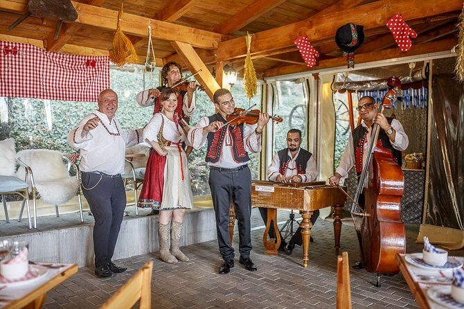 Folklore Dinner with Unlimited Drinks 4course Menu - How the evening flows in Prague (and where the time goes)