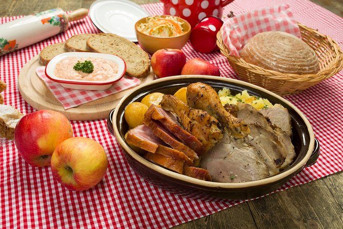 Folklore Dinner with Unlimited Drinks 4course Menu - Pickup, meeting point, and how to avoid the rough edge