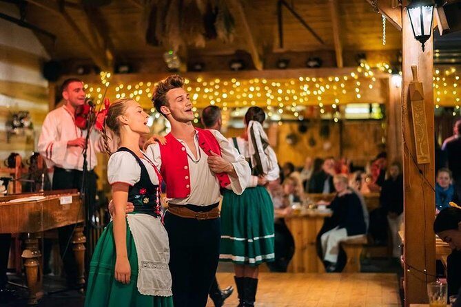 Folklore Evening with Music and Dinner - How the 7:00 pm start and hotel pickup actually work