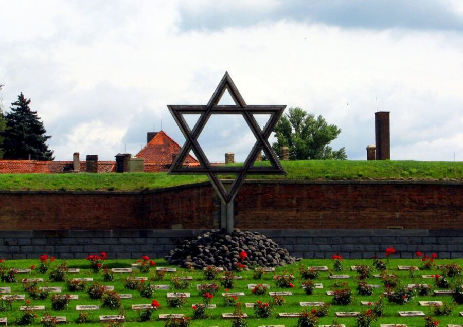 From Prague: All-inclusive Bus Tour to Terezin Memorial - Small Fortress and the big camp grounds: seeing the system in real space
