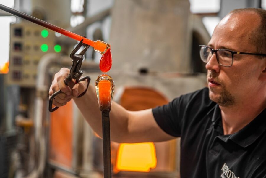 From Prague: Bohemian Glass Crystal Private Tour with Lunch - Novotný Glass Studio and museum: the “how it’s made” start