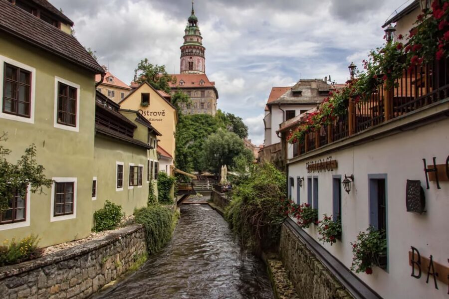 From Prague: Český Krumlov Full-Day Tour with Pickup - The River Bridge Stop and the Lunch Decision You Control