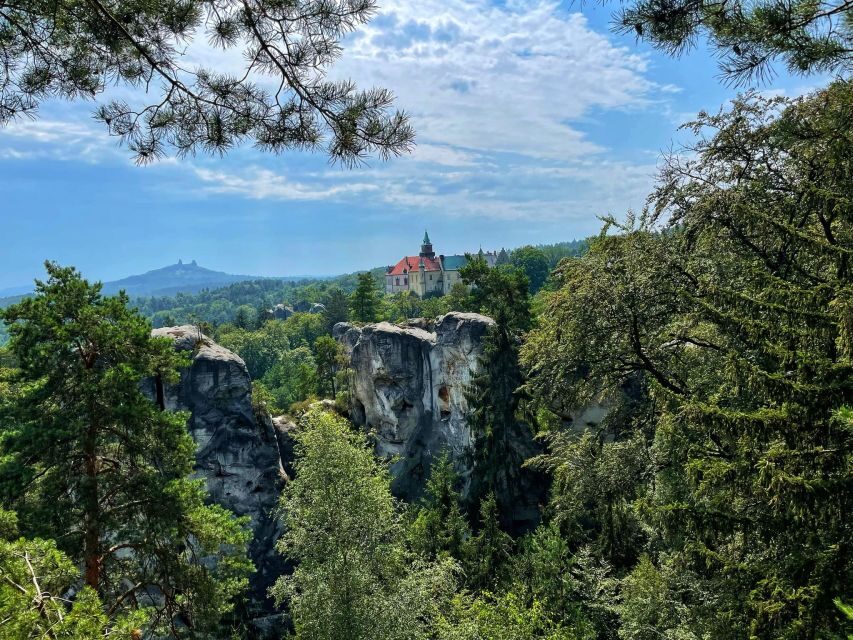 From Prague: Full-Day Bohemian Paradise Guided Hiking Trip - Hlavatice lookout: a quick start with big payoff