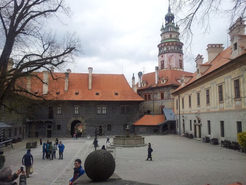 From Prague: Full-Day Český Krumlov Tour with Lunch - Summer vs Winter: What You Get Instead of Castle Entry
