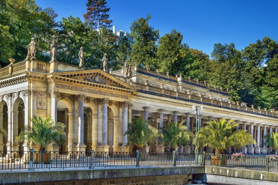 From Prague: Private Karlovy Vary & Crystal Factory Tour - Karlovy Vary Day Trip: Why this spa town still matters