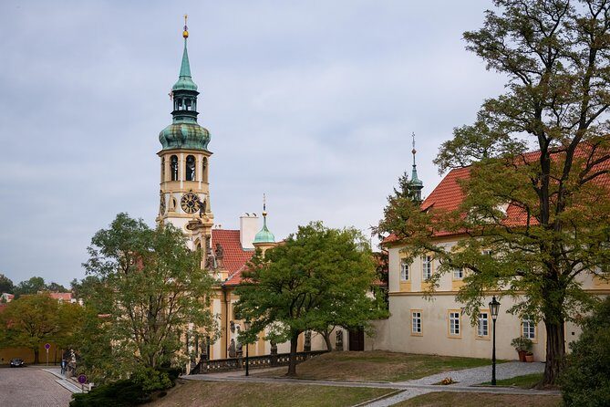 Full-Day Prague Tour with Prague Castle, Lunch and Vltava Cruise - Quick take: what’s especially good here