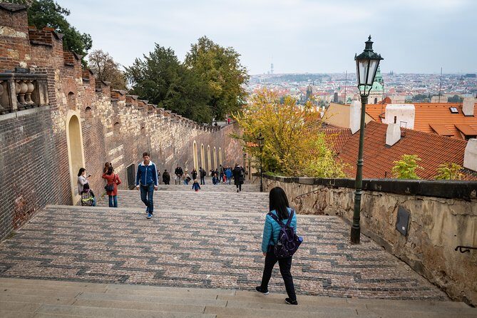 Full-Day Prague Tour with Prague Castle, Lunch and Vltava Cruise - Lunch at a 3-Course Czech Meal: What’s Included, What You’ll Pay Extra