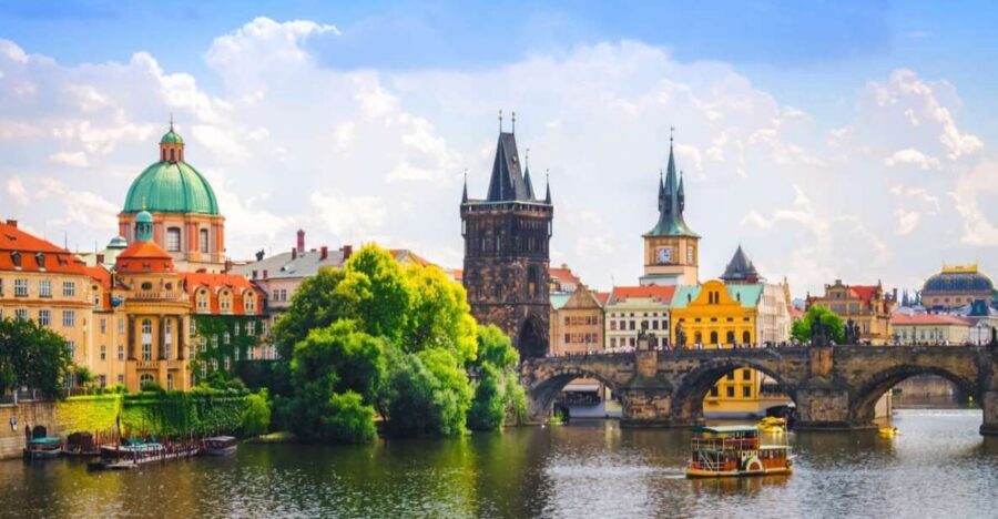 Full-Day Private Trip from Vienna to Prague - How the Vienna–Prague day works (and where the time goes)