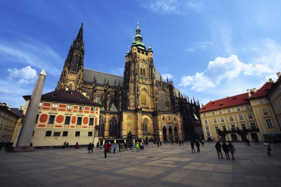 Full-Day Private Trip from Vienna to Prague - Prague Castle and St. Vitus Cathedral: the view that sets the tone
