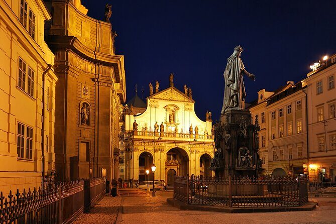 Ghosts and Legends walking tour in Prague - Guide styles and spook level: what to expect (and what can vary)