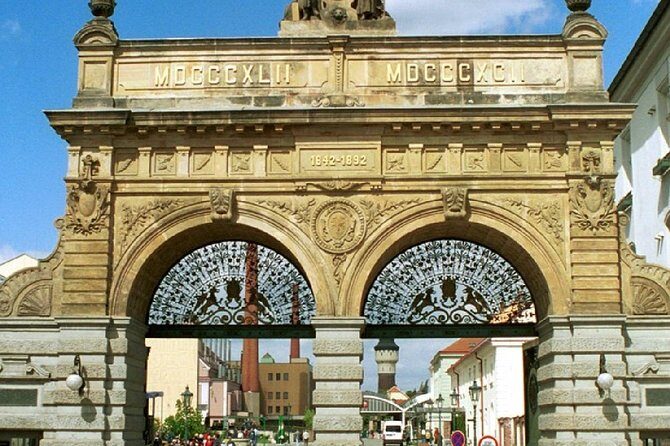 Glass and Brewery Day Trip from Prague - Pilsner Urquell: pale lager roots, cellar vibes, and a proper tasting