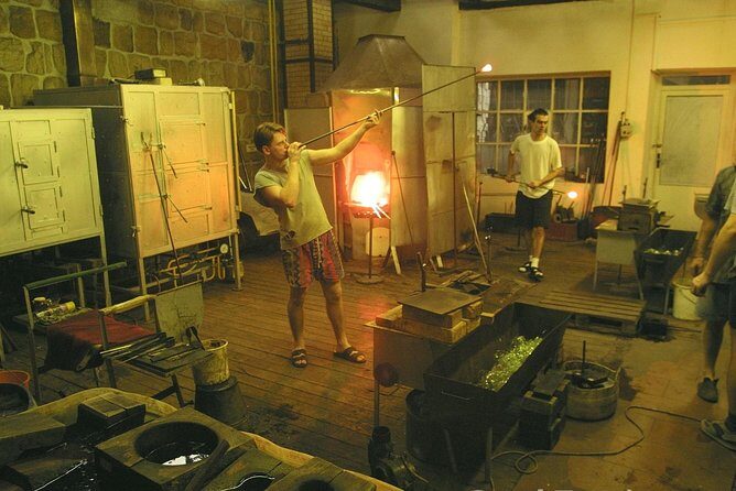 Glass and Brewery Day Trip from Prague - Private vs small-group: when your group size changes the day
