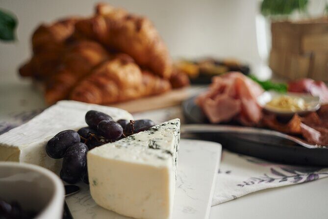 Gourmet Brunch with Chef: Unlimited Drinks & Stunning River Views - Price and Value: Is $210 Worth It in Prague?