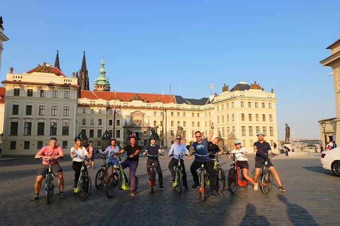 Grand City Tour of Prague on Cruiser e-Bikes or e-Scooters - Why the guide quality matters more than the bike type